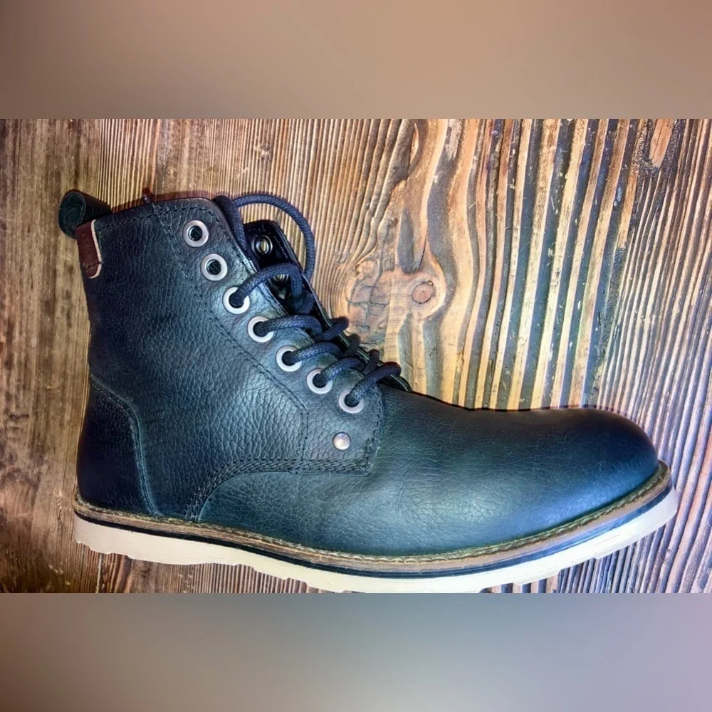 Crevo excellent worn